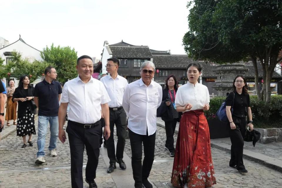 霍震霆还提, 上海嘉定南, 岁的霍震霆