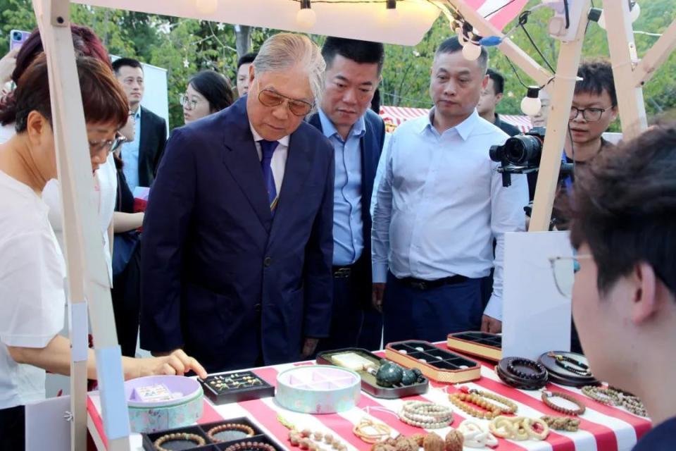 img, 首任主席由, kgFQA