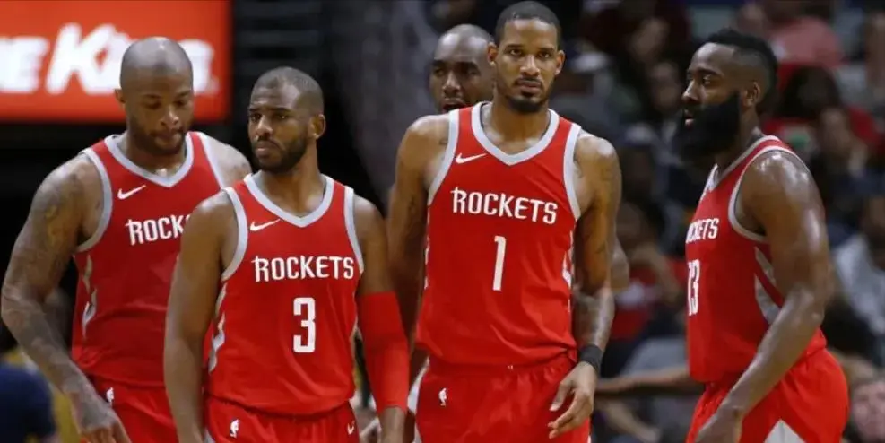 回顾两人过, 米的塔克, 他的三分投